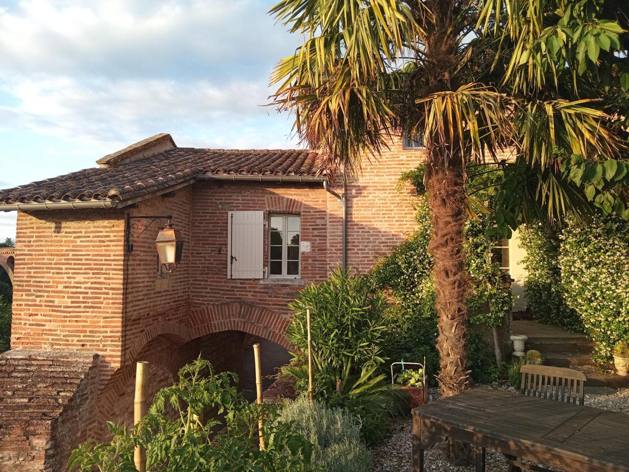 Comfort And Fab Views Albi Eksteriør billede